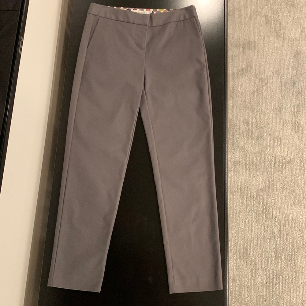 Boden cropped pants Size 2 EUC Charcoal Gray, Thin polished cotton w/elastane ☑️